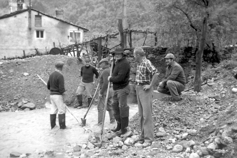 Alluvione 1994 - Sgombero materiale alluvionale